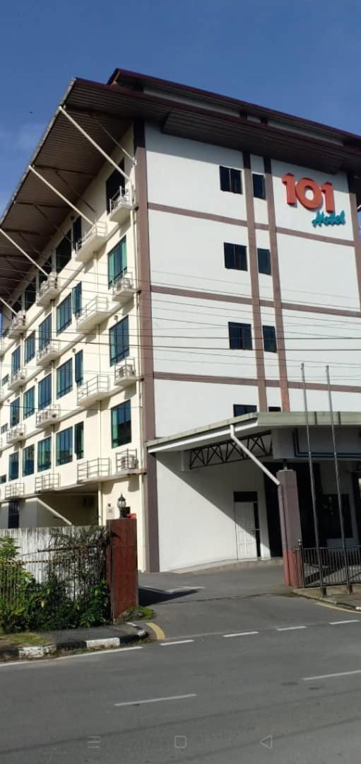 101 Hotel Miri Exterior photo